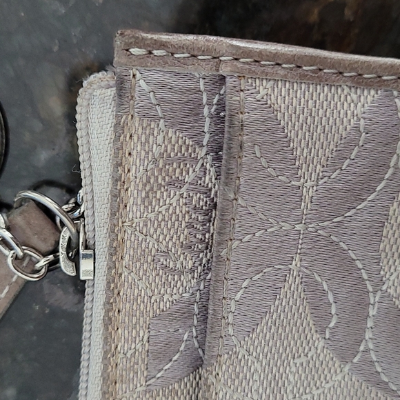 Small Silver Coach Key Chain Wallet - Picture 6 of 8